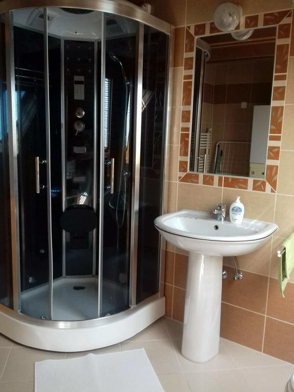 Erzsebet Vendeghaz Es Apartman Hajdúszoboszló المظهر الخارجي الصورة